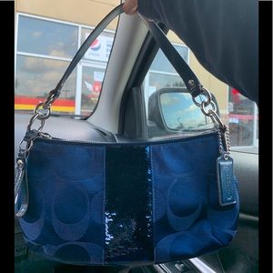 Coach shoulder purse/Cross body!